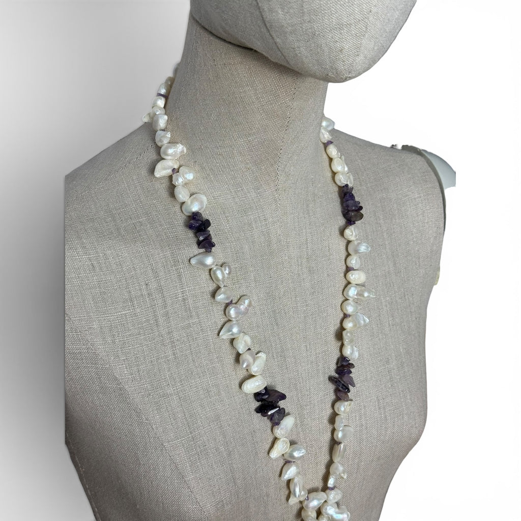 Collar largo de piedras