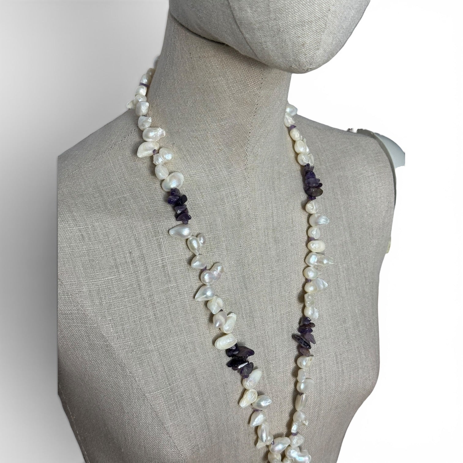 Collar largo de piedras