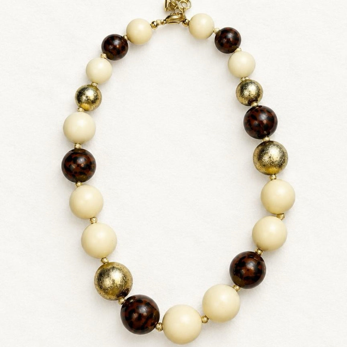 Collar de bolas animal print