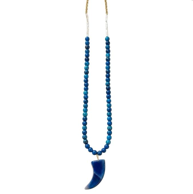 Collar de piedras con cuerno