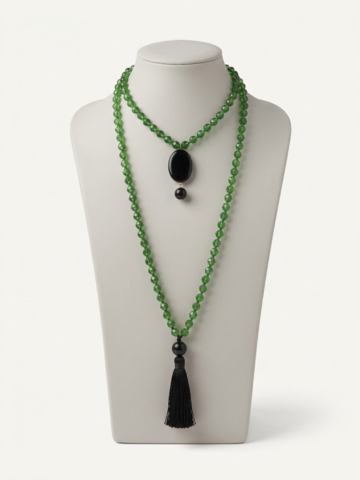 Collar doble con borla