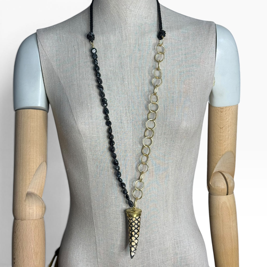 Collar Amani