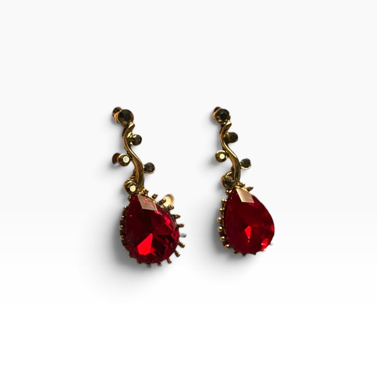 Pendientes Moyo