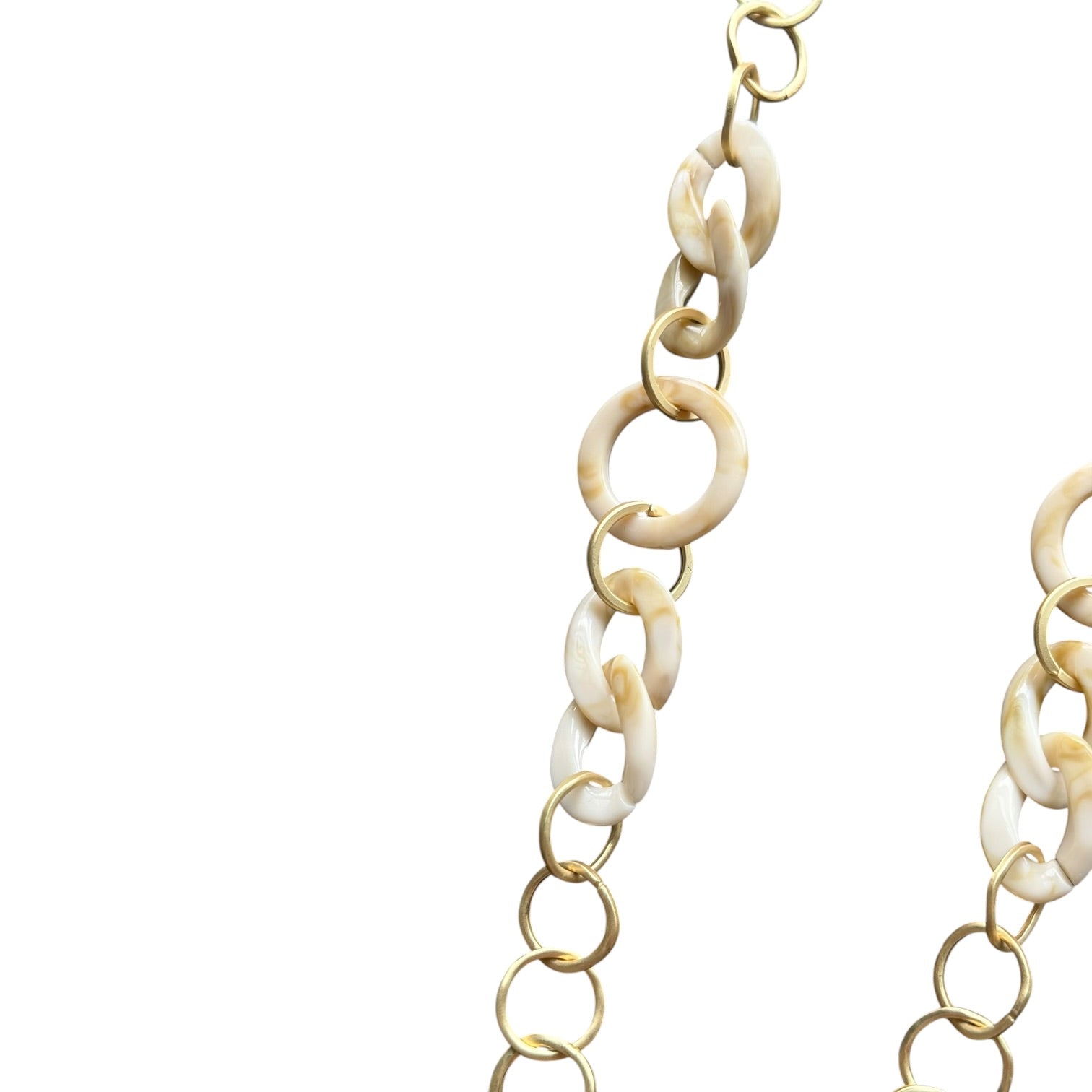 Collar de cadena y resina