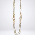 Collar de cadena y resina