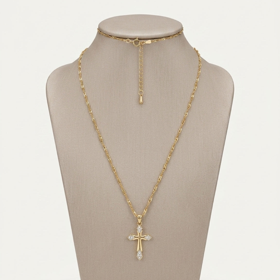 Collar de cruz con brillo