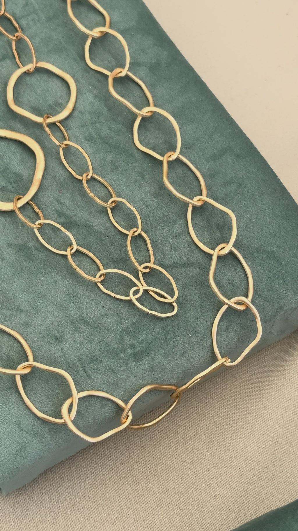 Collar cadena dorada